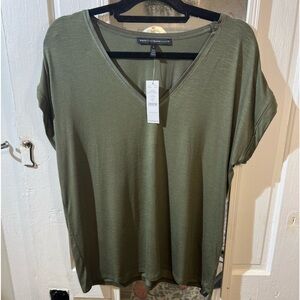 NWT dark olive vneck, size LARGE